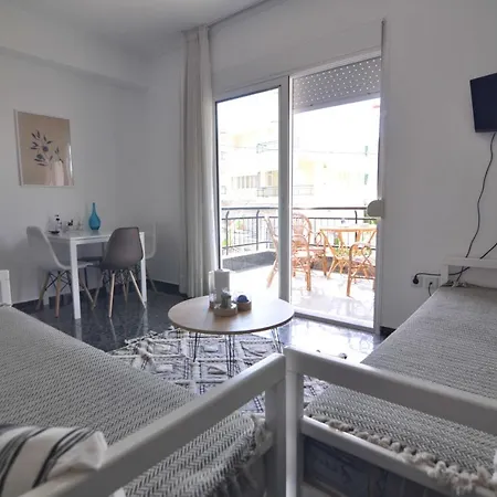 Blue Velvet Suites By Zennova Apartment *