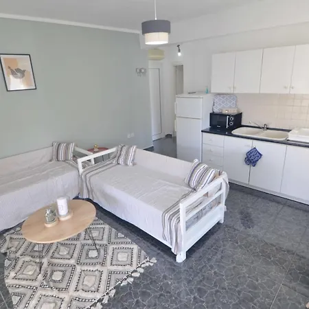 Blue Velvet Suites By Zennova * חניוטי